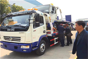 湛江汽车道路救援拖车价格